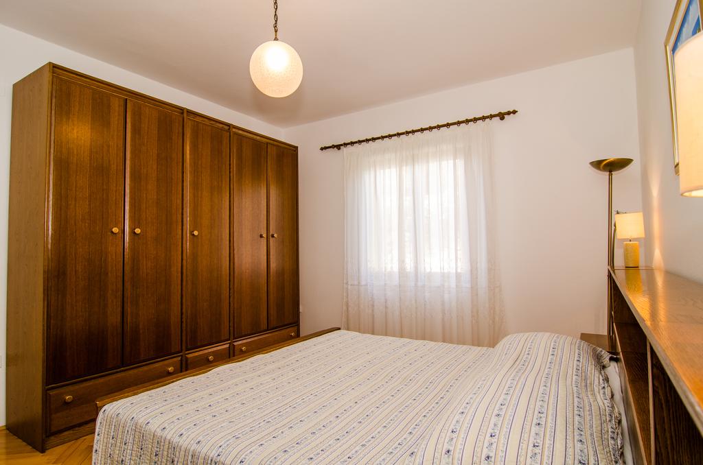 Apartments Antares in Cavtat, bedroom