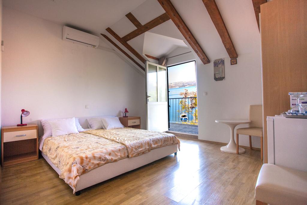Apartments Boras Lux in Cavtat, bedroom