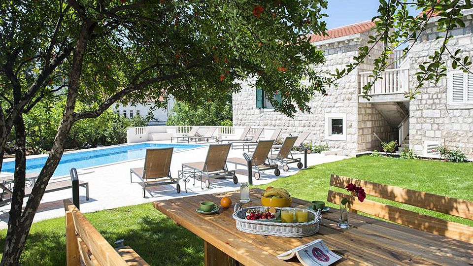 Bokun Guesthouse Dubrovnik, outside terrace and pool